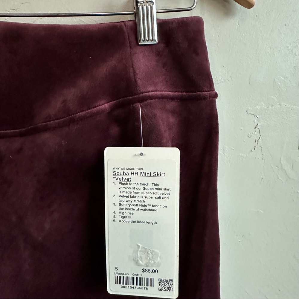 NWT Lululemon Scuba HighRise‎ Mini Skirt Velvet in Garnet Sz S - Picture 7 of 15